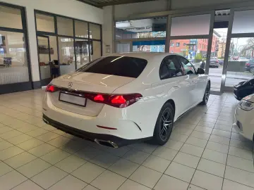 MERCEDES-BENZ E 200 AMG Line Advanced