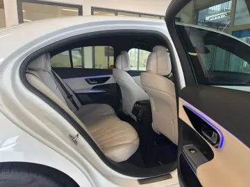 MERCEDES-BENZ E 200 AMG Line Advanced