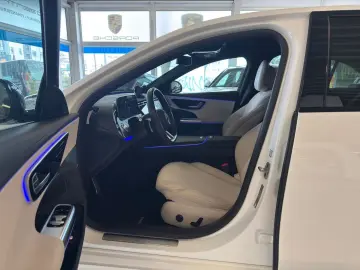 MERCEDES-BENZ E 200 AMG Line Advanced