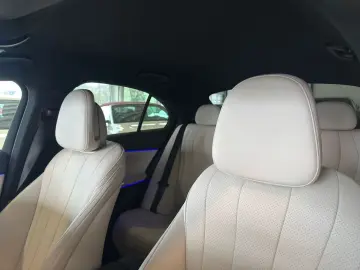 MERCEDES-BENZ E 200 AMG Line Advanced