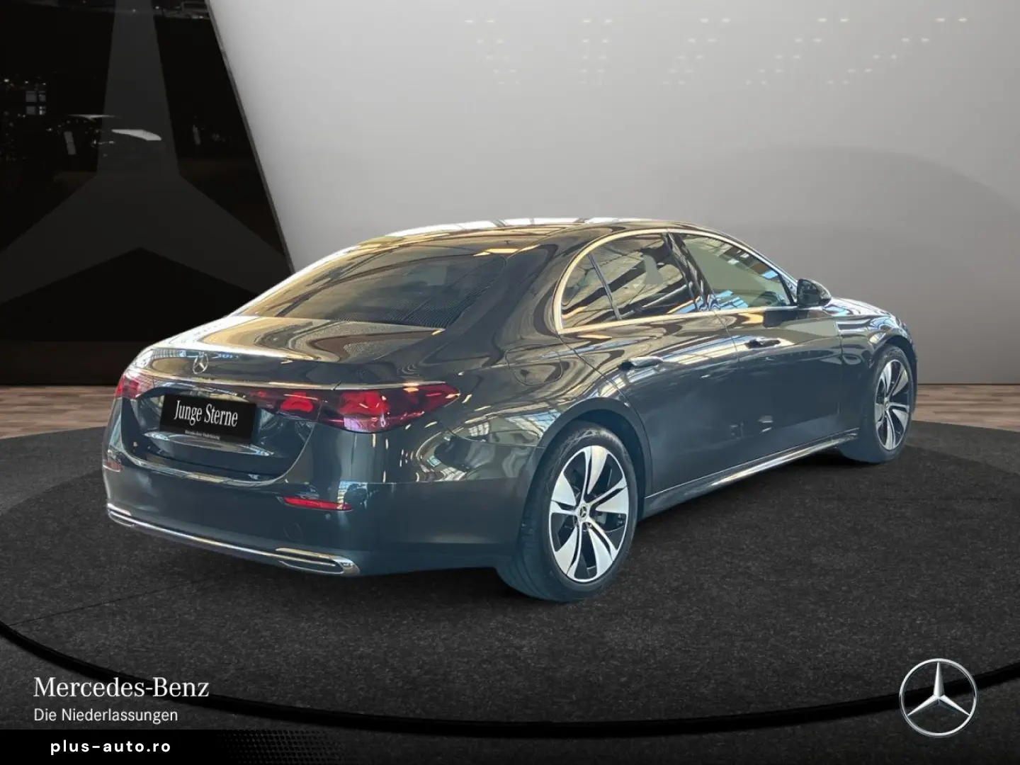 MERCEDES-BENZ E 300 e Avantgarde Advanced PANO LED D&hellip;
