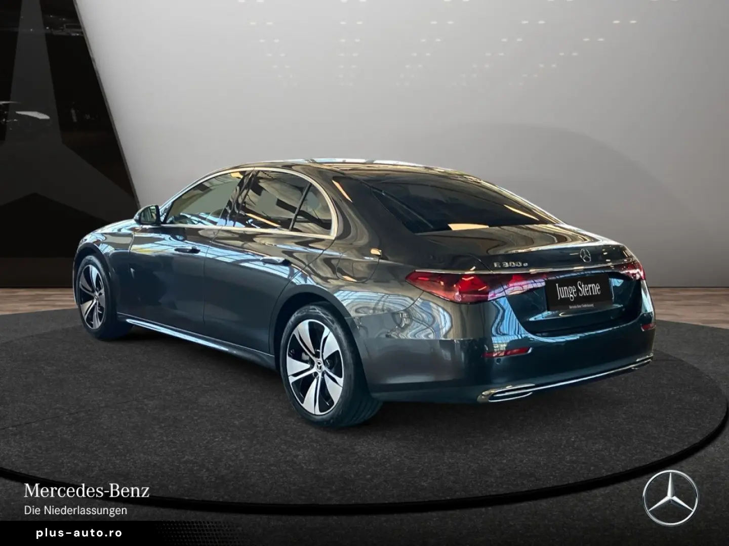 MERCEDES-BENZ E 300 e Avantgarde Advanced PANO LED D&hellip;