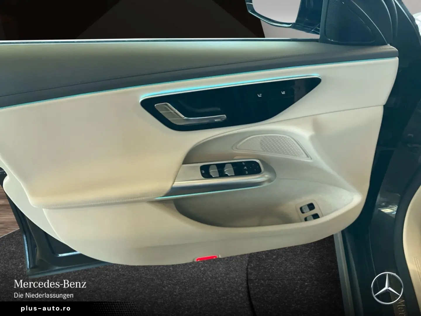 MERCEDES-BENZ E 300 e Avantgarde Advanced PANO LED D&hellip;