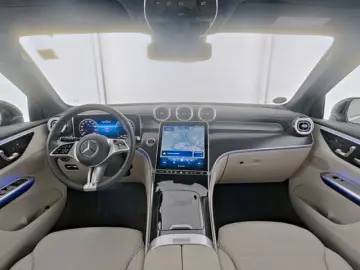 MERCEDES-BENZ GLC 300 de 4M PANORAMA AHK MEMORY KEYL&hellip;