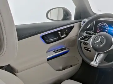 MERCEDES-BENZ GLC 300 de 4M PANORAMA AHK MEMORY KEYL&hellip;