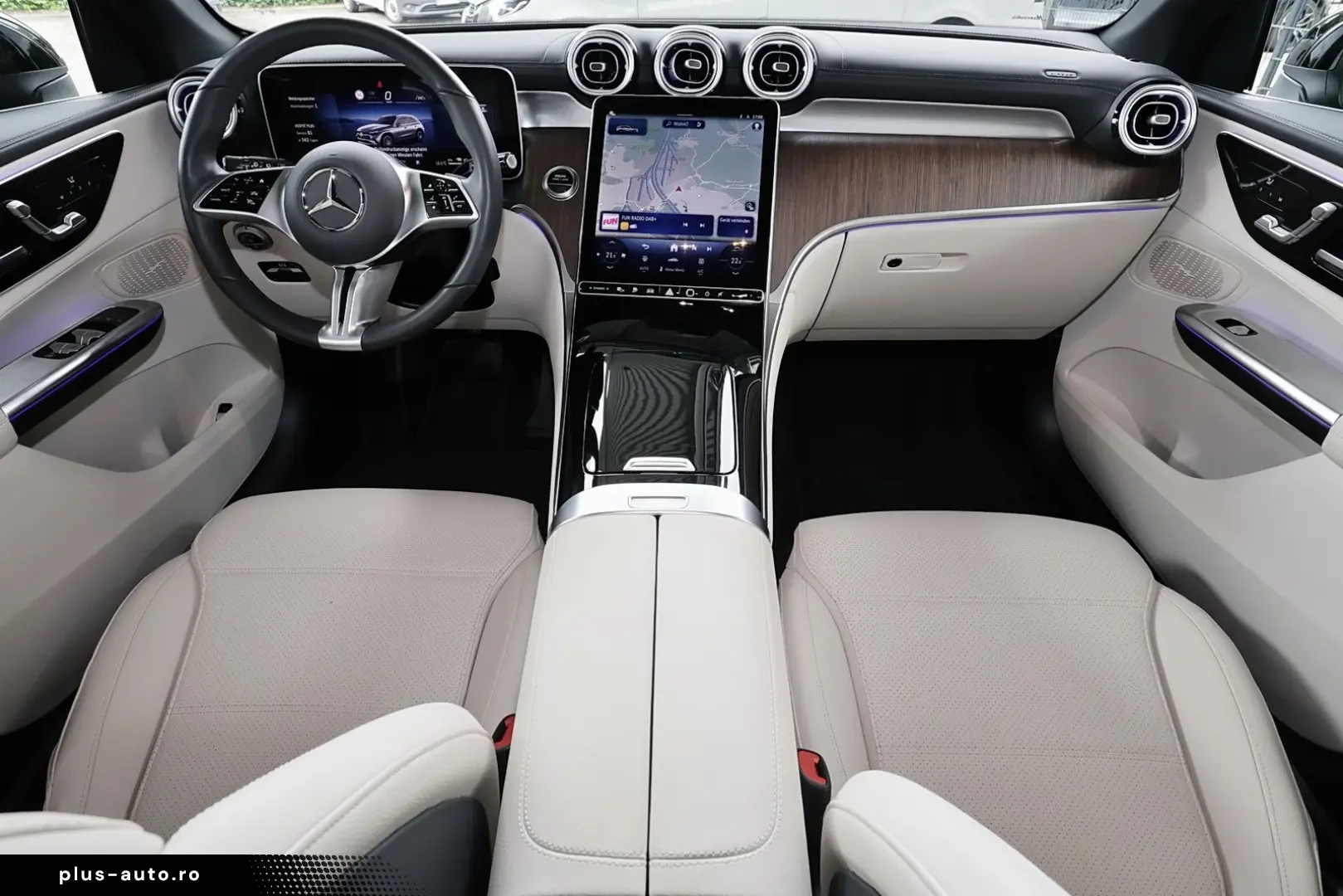 MERCEDES-BENZ GLC 300 e 4MATIC AHK DISTRO TOTWINKEL &hellip;