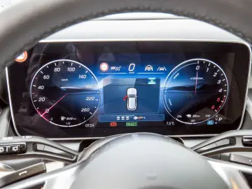 MERCEDES-BENZ GLC 300 de Edition Avantgarde 4MATIC A&hellip;