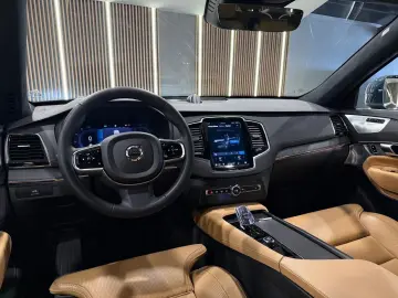 VOLVO XC90 Ultimate Bright AWD PANO MASSAGE LUFT