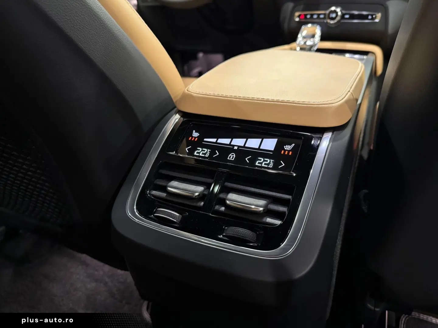 VOLVO XC90 Ultimate Bright AWD PANO MASSAGE LUFT