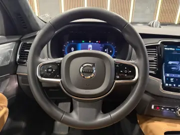VOLVO XC90 Ultimate Bright AWD PANO MASSAGE LUFT