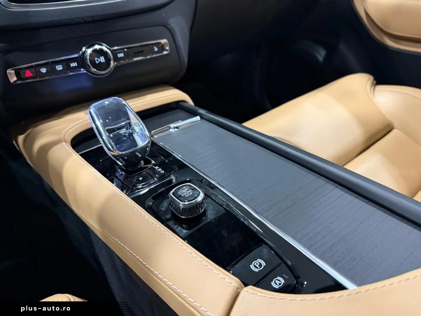 VOLVO XC90 Ultimate Bright AWD PANO MASSAGE LUFT