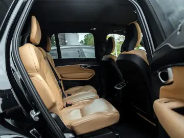 VOLVO XC90 T8 Plus Bright