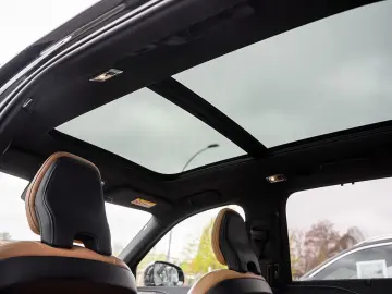 VOLVO XC90 T8 Plus Bright