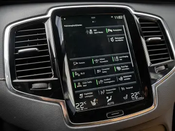 VOLVO XC90 T8 Plus Bright