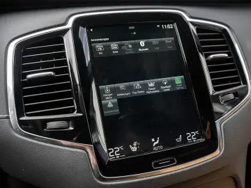 VOLVO XC90 T8 Plus Bright