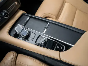 VOLVO XC90 T8 Plus Bright