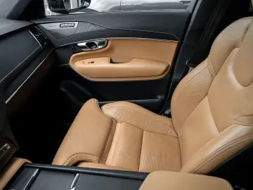 VOLVO XC90 T8 Plus Bright