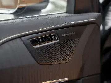 VOLVO XC90 T8 Plus Bright