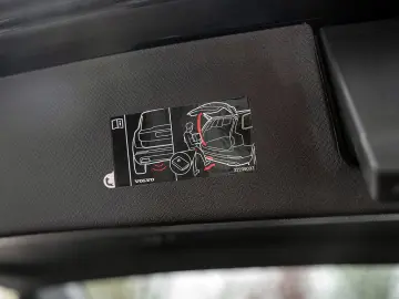 VOLVO XC90 T8 Plus Bright