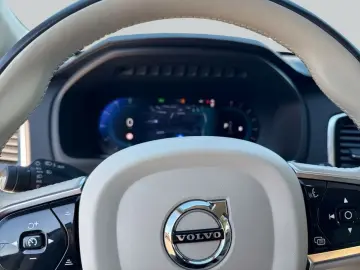 VOLVO XC90 B5 B AWD Plus Bright