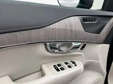 VOLVO XC90 T8 AWD Recharge Plus Bright