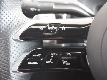 MERCEDES-BENZ CLA 200 7G-DCT AMG Line