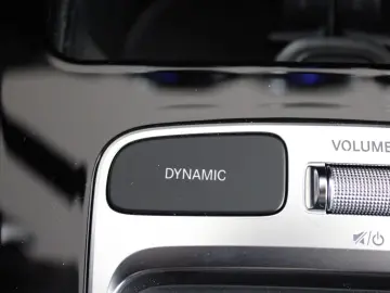 MERCEDES-BENZ CLA 200 7G-DCT AMG Line