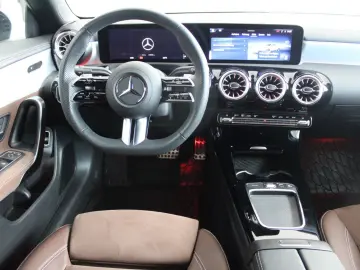 MERCEDES-BENZ CLA 200 7G-DCT AMG Line