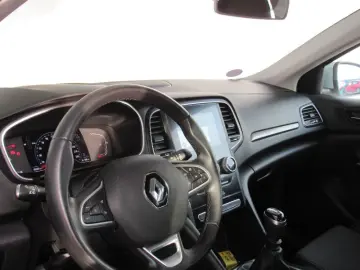 RENAULT MEGANE 1.3 TCe 140CP techno Estate