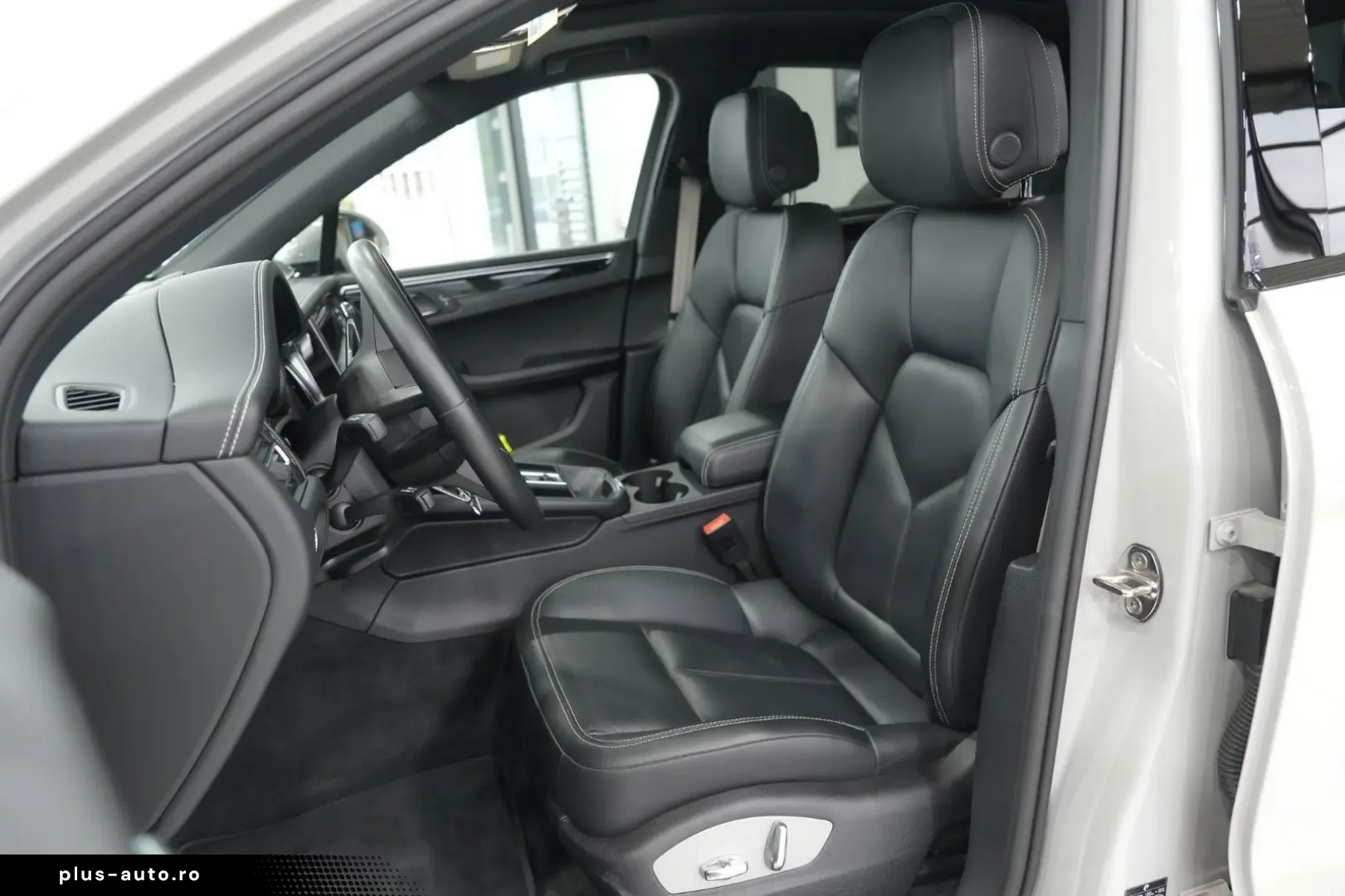 PORSCHE Macan S 1.HAND SPORT-CHRONO PANO LUFTFEDER DAB