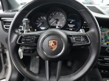 PORSCHE Macan S 1.HAND SPORT-CHRONO PANO LUFTFEDER DAB