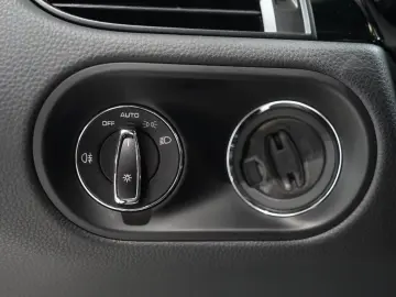 PORSCHE Macan S 1.HAND SPORT-CHRONO PANO LUFTFEDER DAB