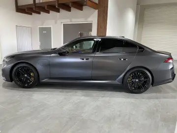 BMW M5 Carbon-Keramik-Bremse M Driver`s B&W UPE 170¤