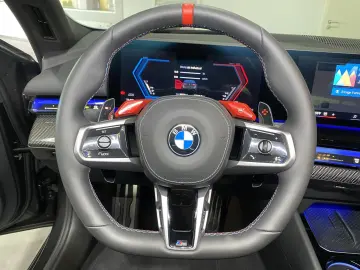 BMW M5 Carbon-Keramik-Bremse M Driver`s B&W UPE 170¤