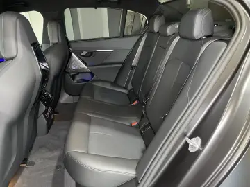 BMW M5 Carbon-Keramik-Bremse M Driver`s B&W UPE 170¤