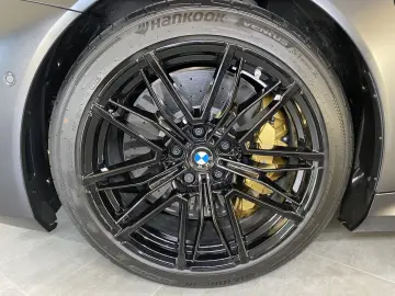 BMW M5 Carbon-Keramik-Bremse M Driver`s B&W UPE 170¤