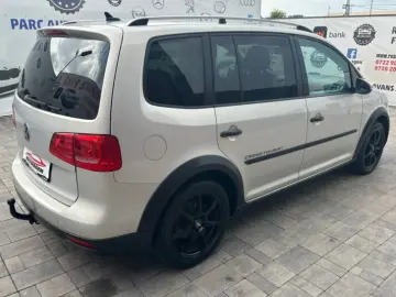 Volkswagen TOURAN CROSS