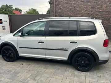 Volkswagen TOURAN CROSS