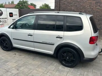 Volkswagen TOURAN CROSS