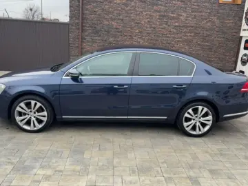 Volkswagen PASSAT 2011