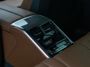 BMW M8 Competition xD Gran Coupé 360