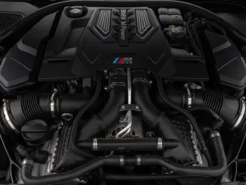 BMW M8 Competition xD Gran Coupé 360