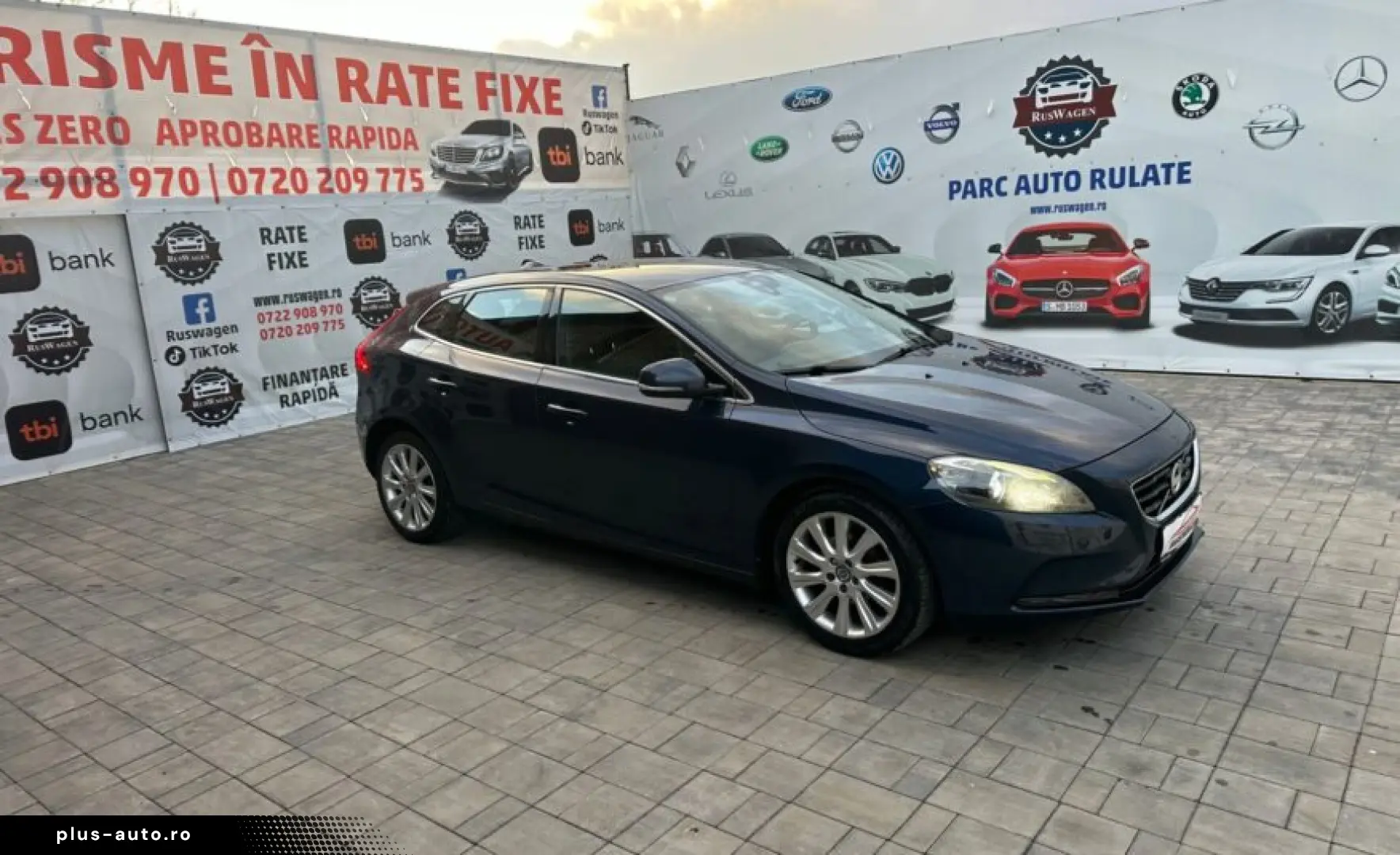 Volvo V40 2012  10