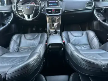 Volvo V40 2012  10