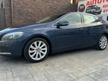 Volvo V40 2012  10