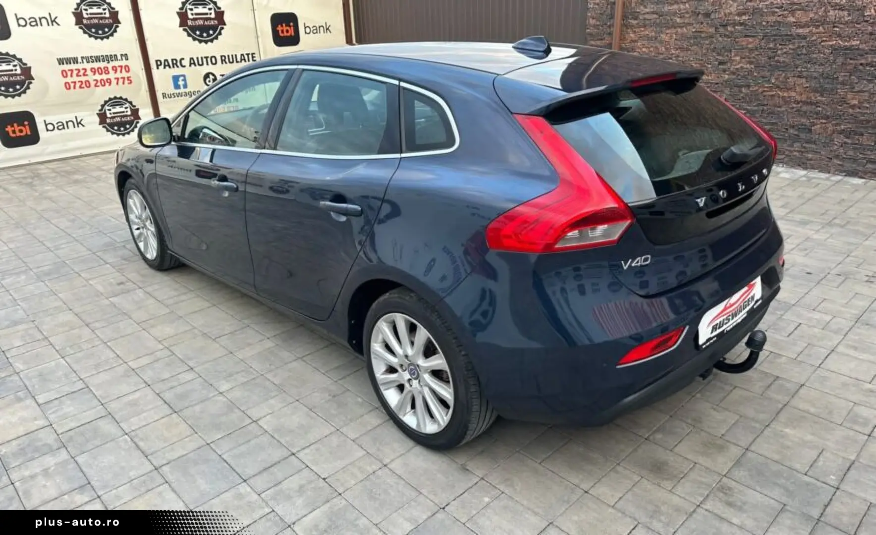 Volvo V40 2012  10