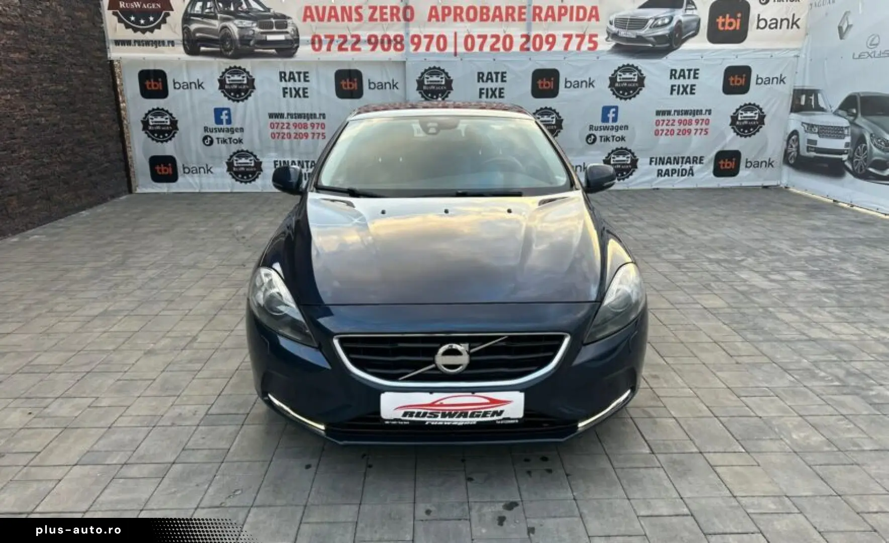Volvo V40 2012  10