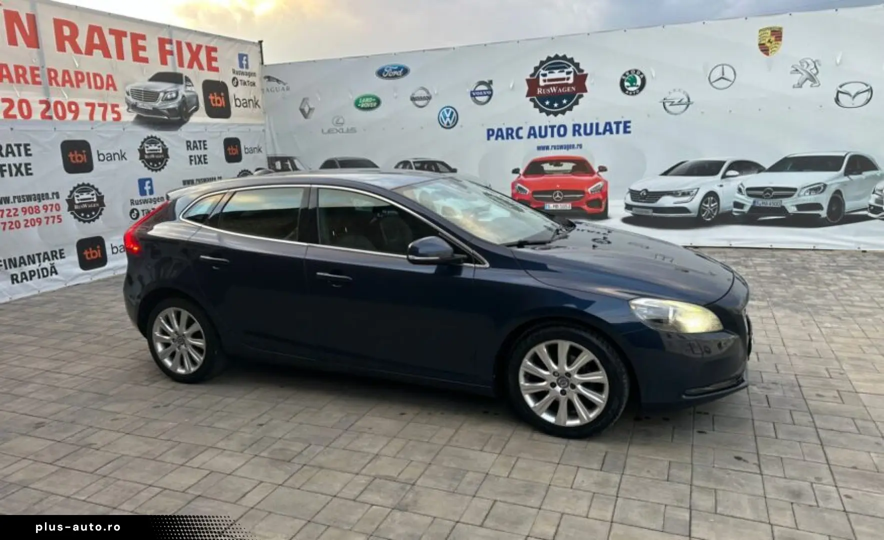 Volvo V40 2012  10