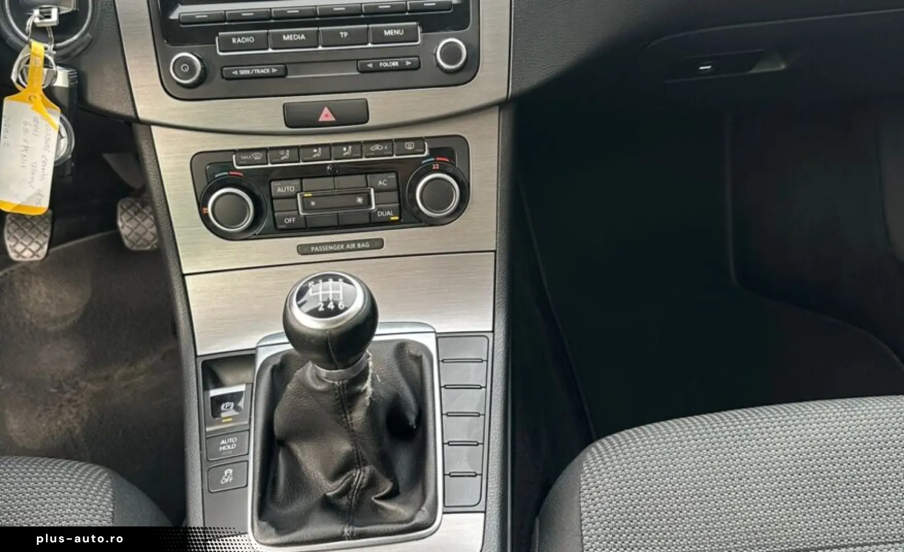 Volkswagen PASSAT 2011 11