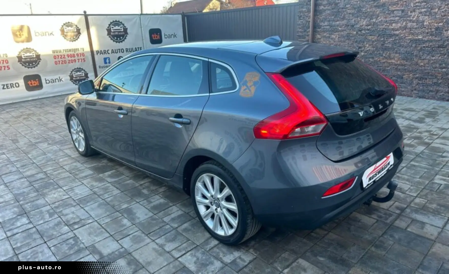 Volvo V40 2013 12